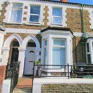 Holiday home Three Bedroom Townhouse - Free Local Parking - By Promise 