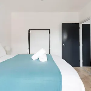 Apartment Floor, Centre, Parking 