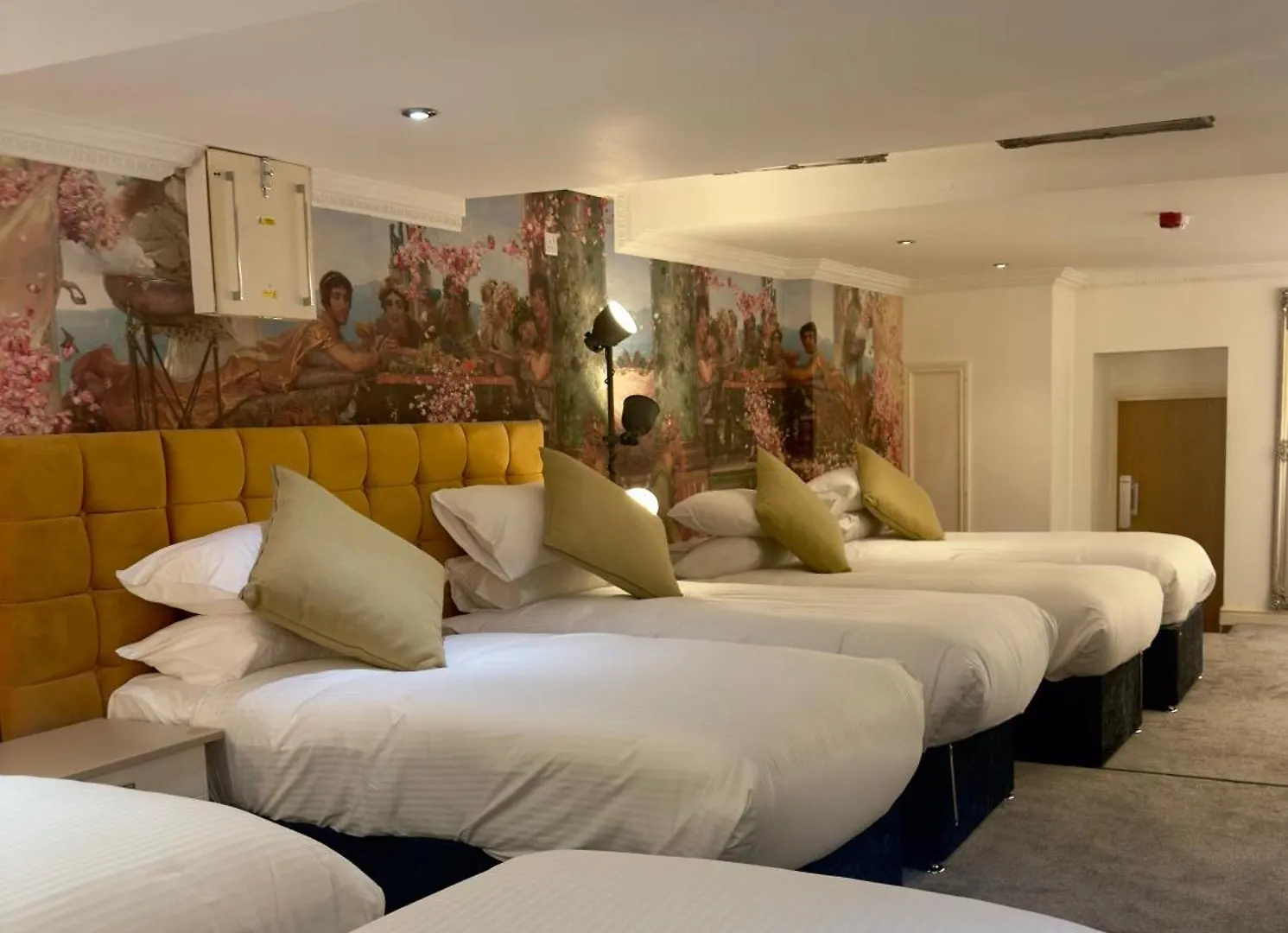 The Townhouse Chester Hotel